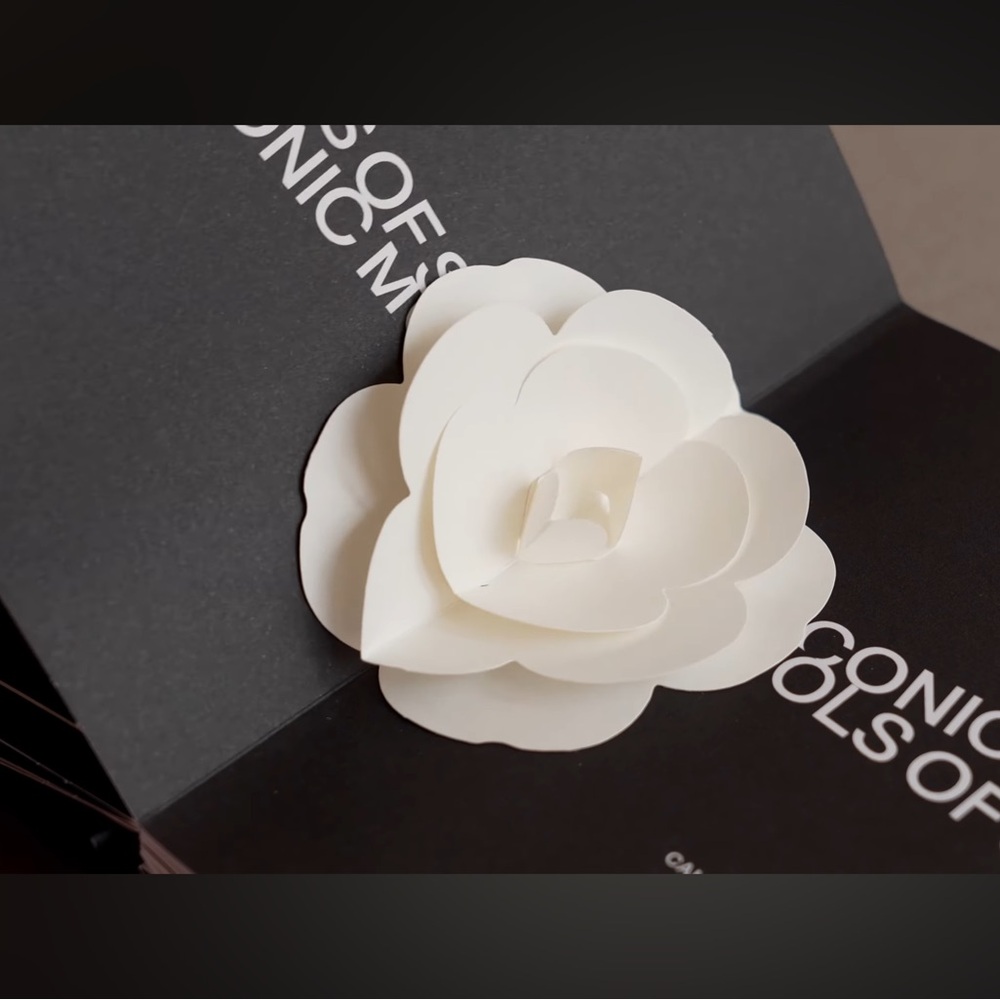 L🌺W START Pop up Chanel Book - Picture 5 of 16